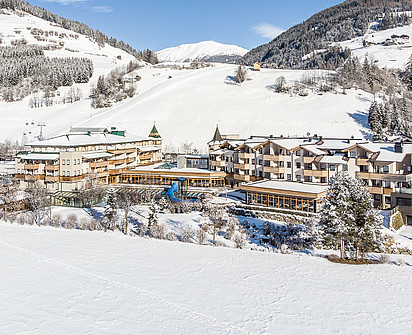 das Sporthotel Sillian mitten im winterlichen Skigebiet Sillian