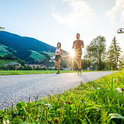 Genießen Sie den Herbst im Hochpustertal beim Sporteln… Mit der ️ optimalen Lage an der Südseite der Hohen Tauern in den Alpen ist das Sporthotel Sillian zentraler Ausgangspunkt fürs Laufen und...
